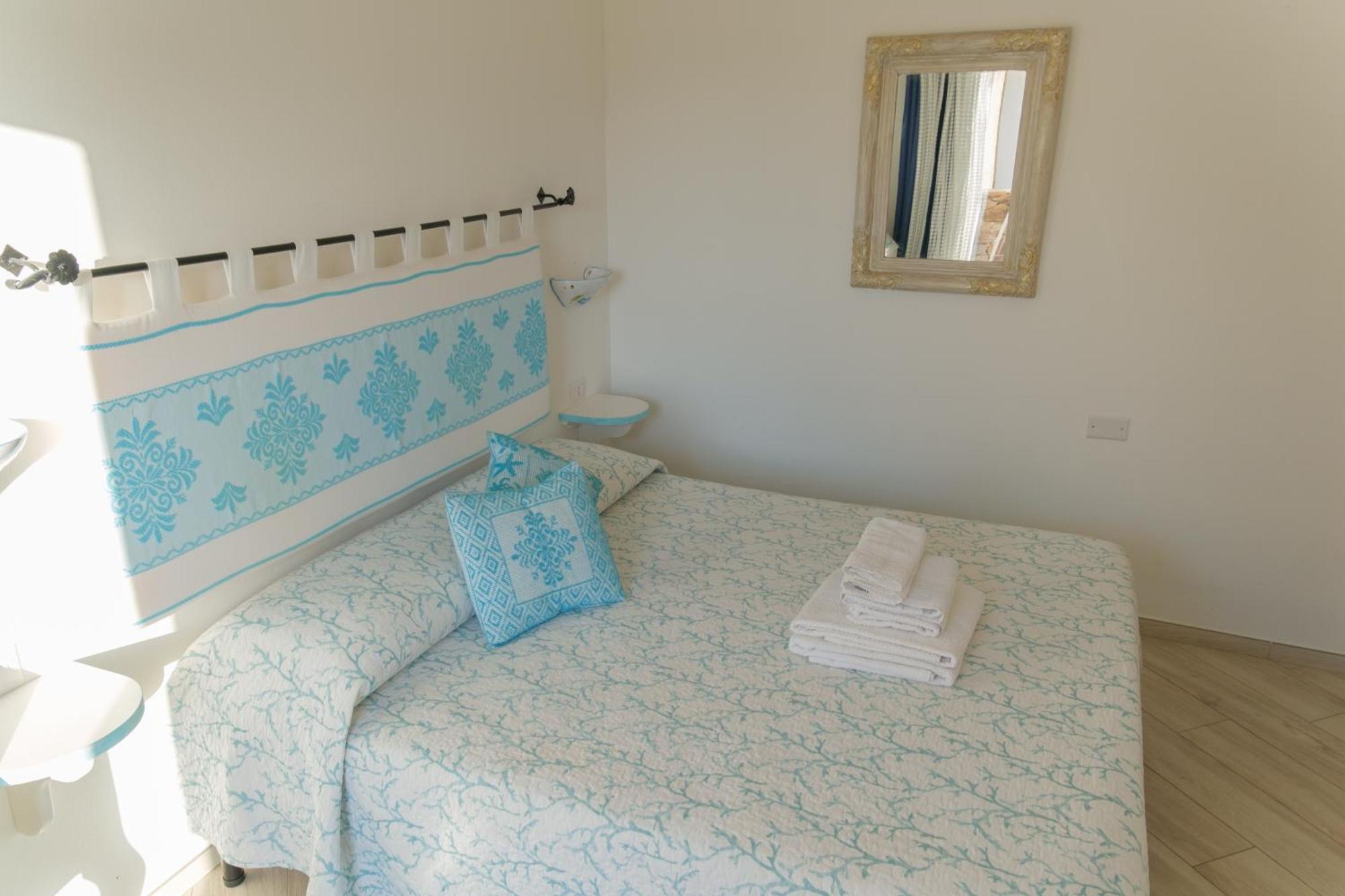 Tenuta Petra Manna Palau Ngoại thất bức ảnh